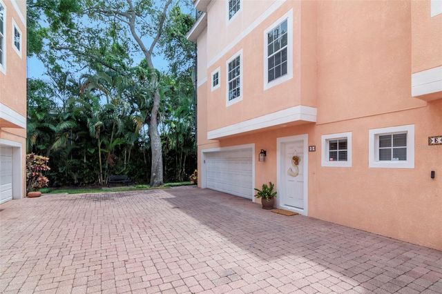 3025 W GROVEWOOD COURT 3, Tampa, FL 33629