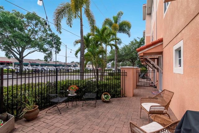 3025 W GROVEWOOD COURT 3, Tampa, FL 33629