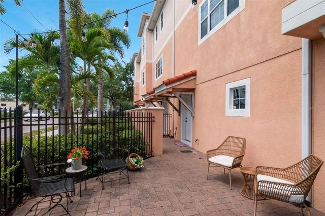 3025 W GROVEWOOD COURT 3, Tampa, FL 33629