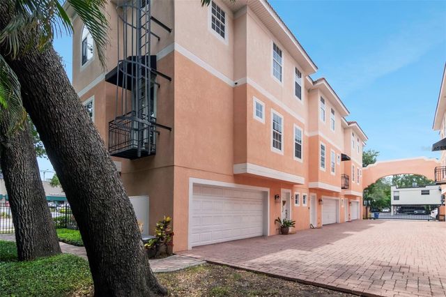 3025 W GROVEWOOD COURT 3, Tampa, FL 33629