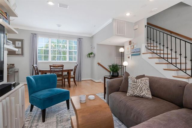 3025 W GROVEWOOD COURT 3, Tampa, FL 33629
