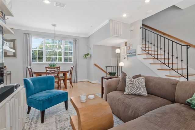 3025 W GROVEWOOD COURT 3, Tampa, FL 33629