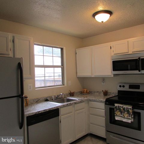 6809 MOUNTAIN LAKE PL, Capitol Heights, MD 20743