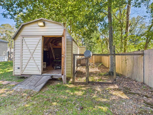 7618 Thames Dr, Denham Springs, LA 70706