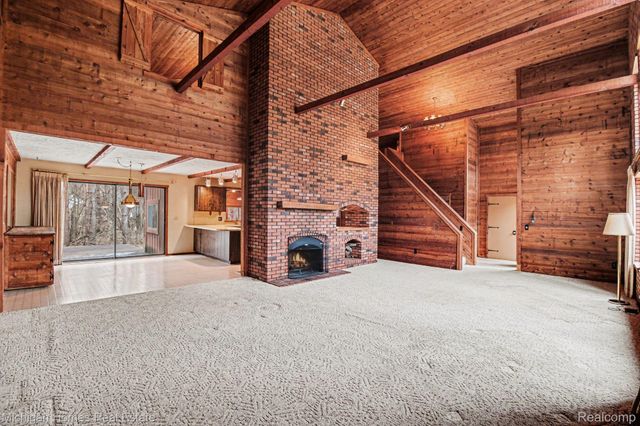 885 Rustic Village Lane, Orion Charter Township, MI 48362