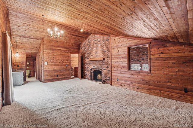 885 Rustic Village Lane, Orion Charter Township, MI 48362