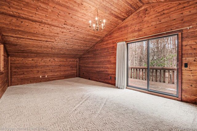 885 Rustic Village Lane, Orion Charter Township, MI 48362