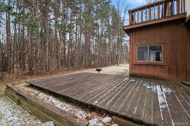 885 Rustic Village Lane, Orion Charter Township, MI 48362