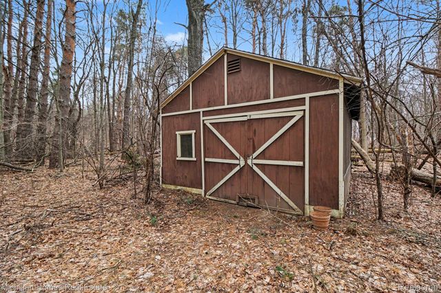 885 Rustic Village Lane, Orion Charter Township, MI 48362