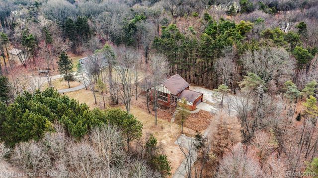 885 Rustic Village Lane, Orion Charter Township, MI 48362
