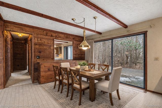 885 Rustic Village Lane, Orion Charter Township, MI 48362