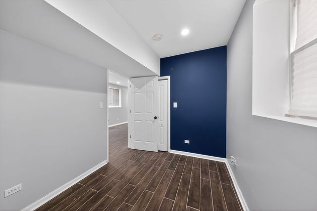 5718 W 63rd Place, Chicago, IL 60638