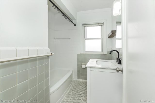 114 E Webster Road, Royal Oak, MI 48073