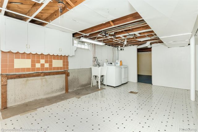 114 E Webster Road, Royal Oak, MI 48073