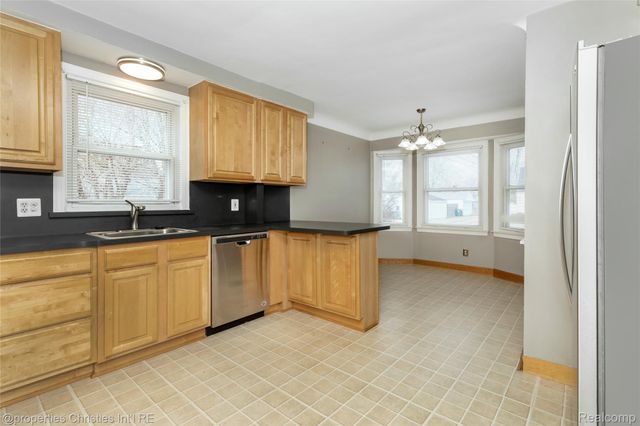 114 E Webster Road, Royal Oak, MI 48073