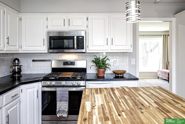 706 Joseph Drive, Papillion, NE 68046