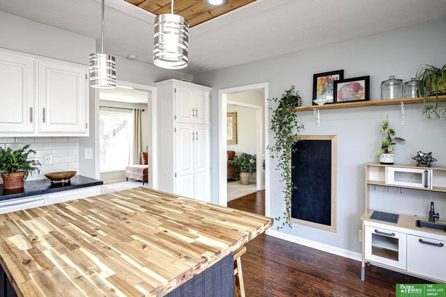 706 Joseph Drive, Papillion, NE 68046