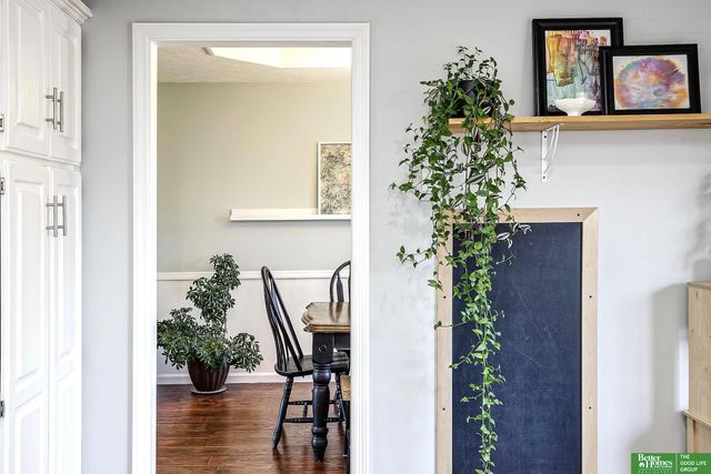 706 Joseph Drive, Papillion, NE 68046