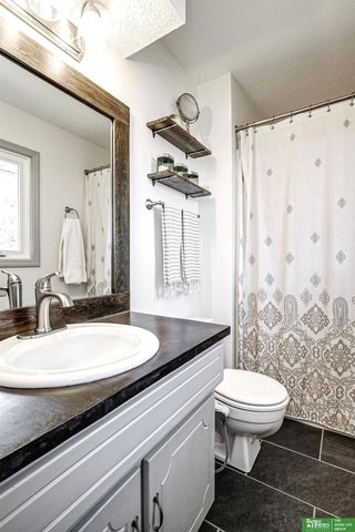 706 Joseph Drive, Papillion, NE 68046