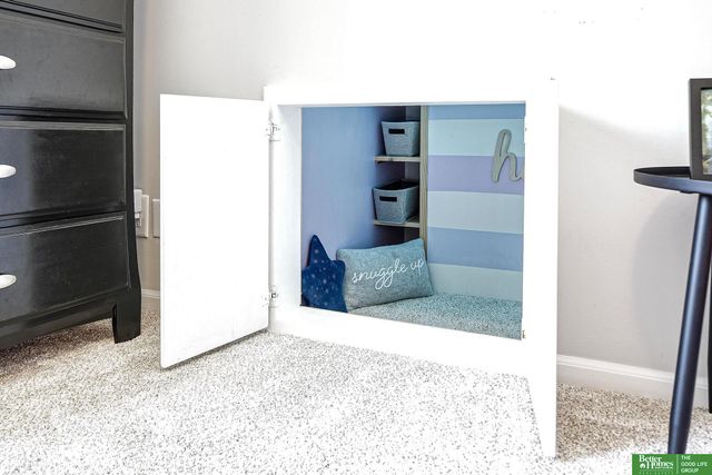 706 Joseph Drive, Papillion, NE 68046