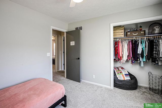 706 Joseph Drive, Papillion, NE 68046