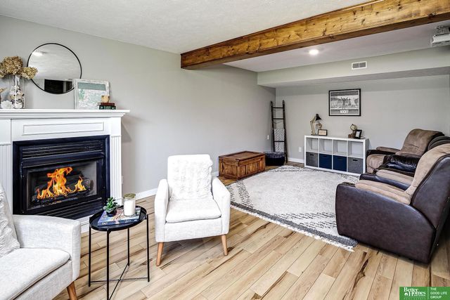 706 Joseph Drive, Papillion, NE 68046