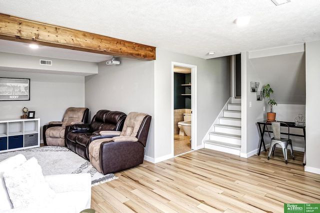 706 Joseph Drive, Papillion, NE 68046