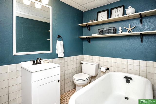 706 Joseph Drive, Papillion, NE 68046