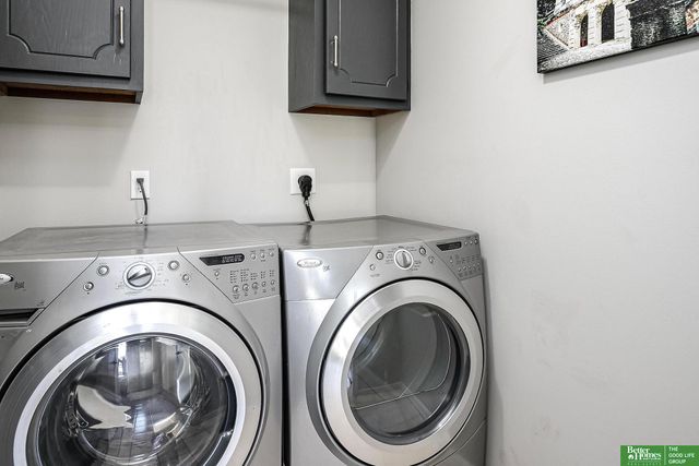 706 Joseph Drive, Papillion, NE 68046