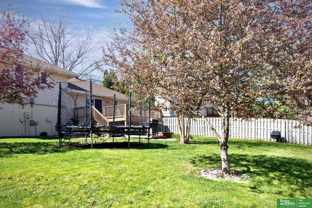 706 Joseph Drive, Papillion, NE 68046