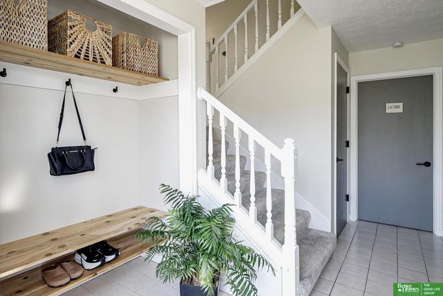 706 Joseph Drive, Papillion, NE 68046