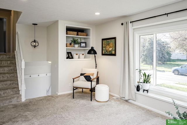 706 Joseph Drive, Papillion, NE 68046