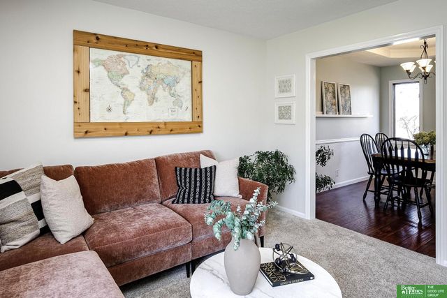 706 Joseph Drive, Papillion, NE 68046