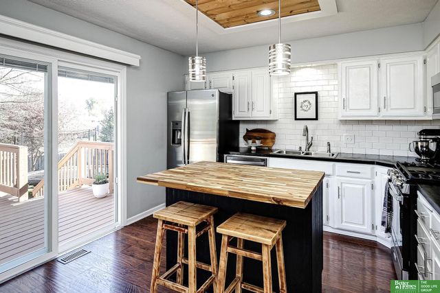 706 Joseph Drive, Papillion, NE 68046