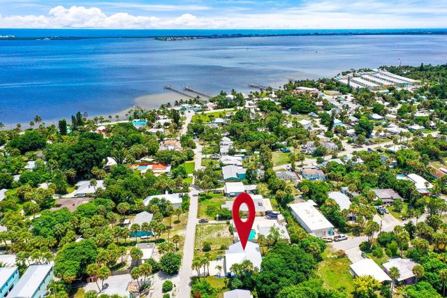 2134 NE Pelican Terrace, Jensen Beach, FL 34957