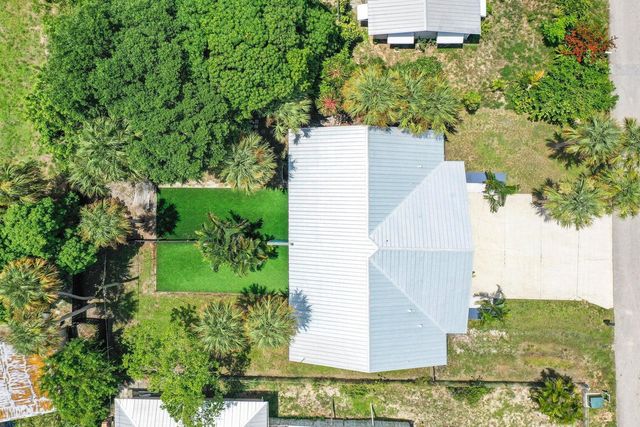 2134 NE Pelican Terrace, Jensen Beach, FL 34957