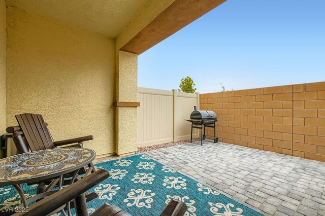 368 Canary Song Drive, Henderson, NV 89011