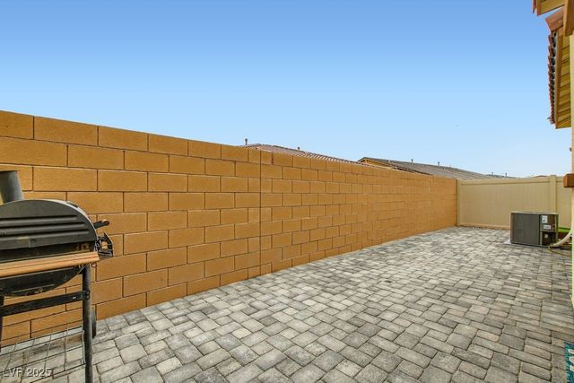 368 Canary Song Drive, Henderson, NV 89011