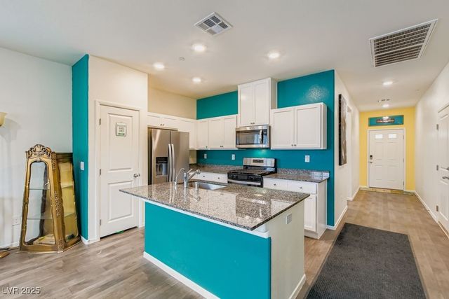 368 Canary Song Drive, Henderson, NV 89011