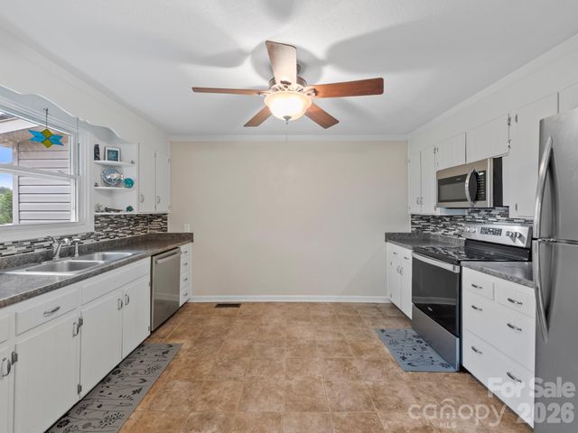 32 Fair Drive, Candler, NC 28715