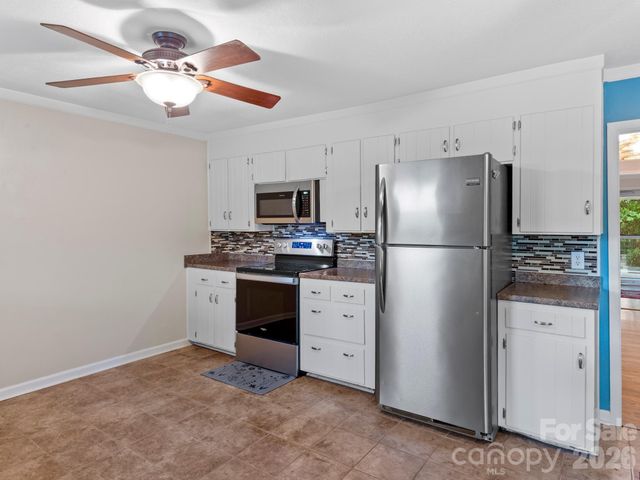 32 Fair Drive, Candler, NC 28715
