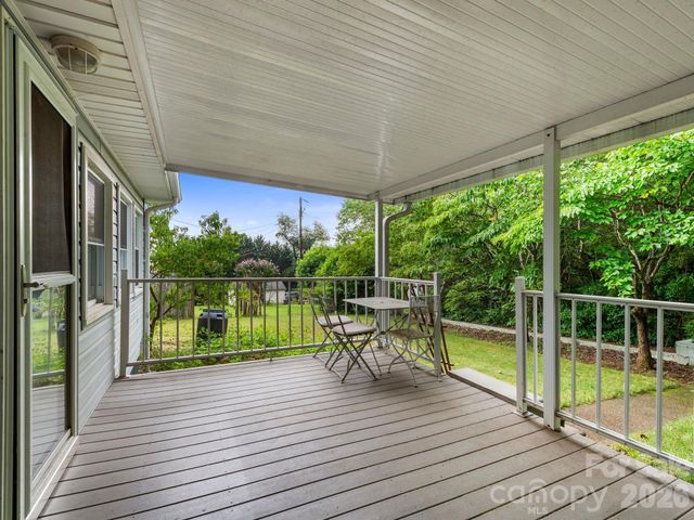 32 Fair Drive, Candler, NC 28715
