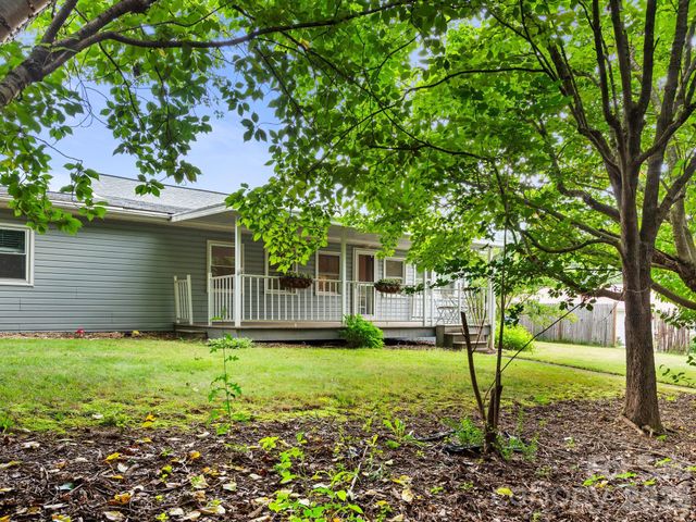 32 Fair Drive, Candler, NC 28715