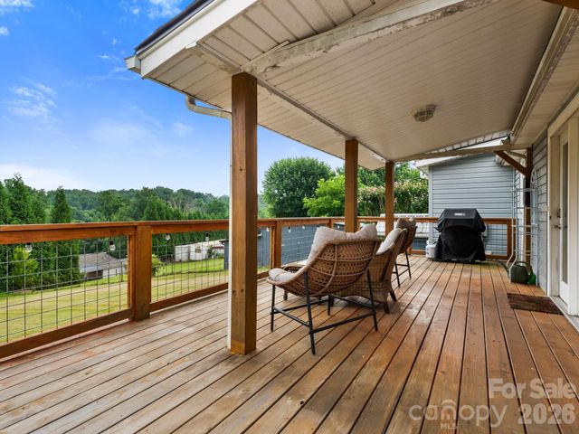32 Fair Drive, Candler, NC 28715
