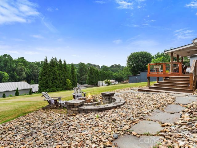 32 Fair Drive, Candler, NC 28715