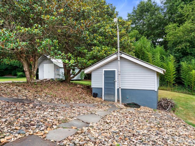 32 Fair Drive, Candler, NC 28715