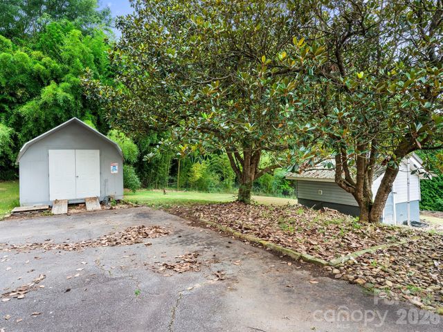 32 Fair Drive, Candler, NC 28715