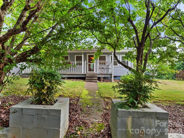 32 Fair Drive, Candler, NC 28715