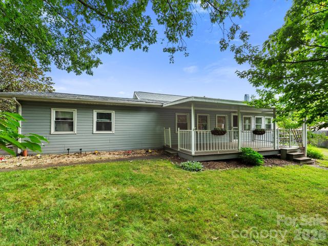 32 Fair Drive, Candler, NC 28715