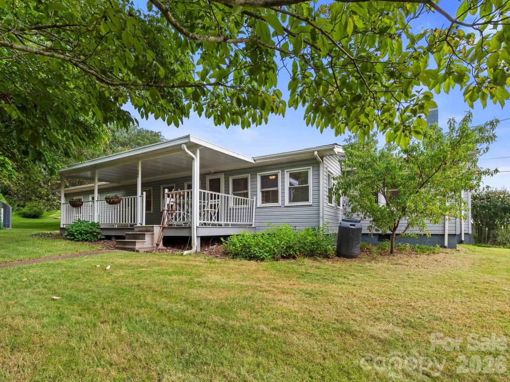 32 Fair Drive, Candler, NC 28715